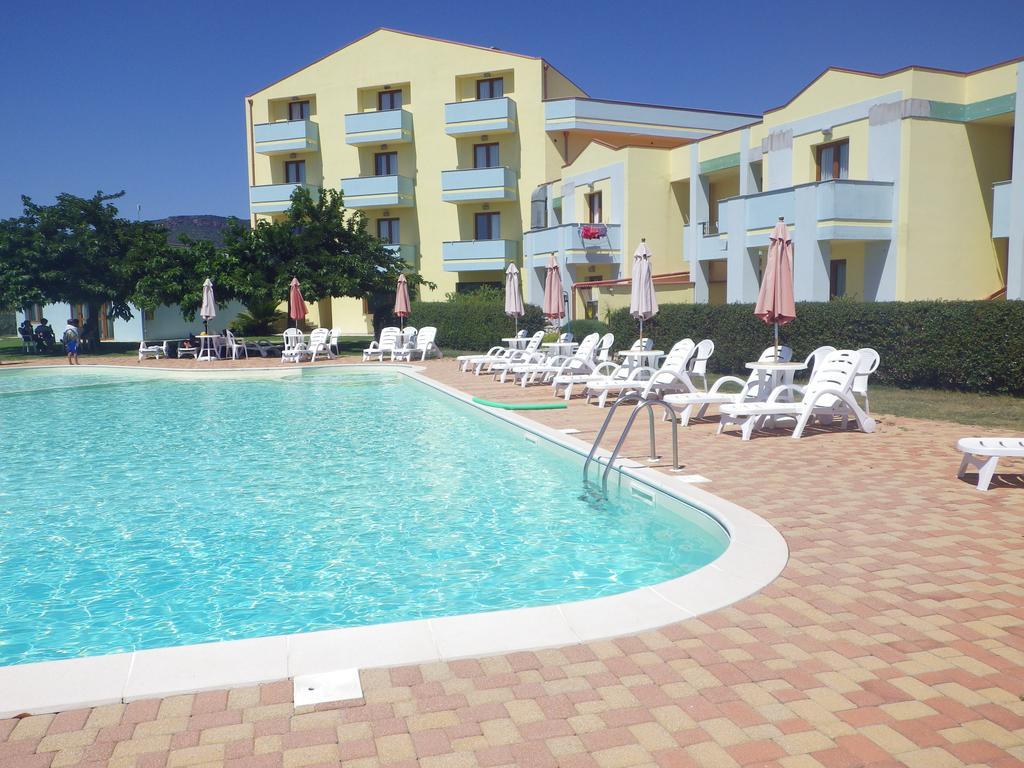 בוסה Resort Isola Rossa מראה חיצוני תמונה