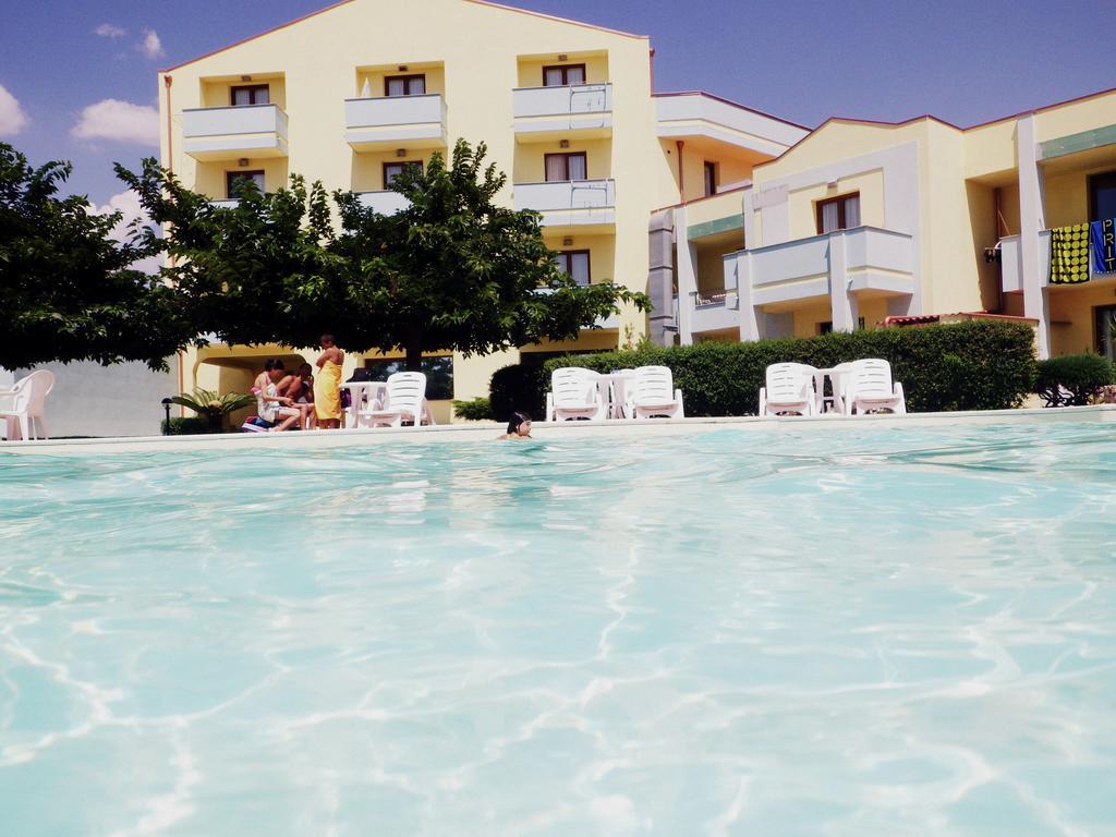 בוסה Resort Isola Rossa מראה חיצוני תמונה