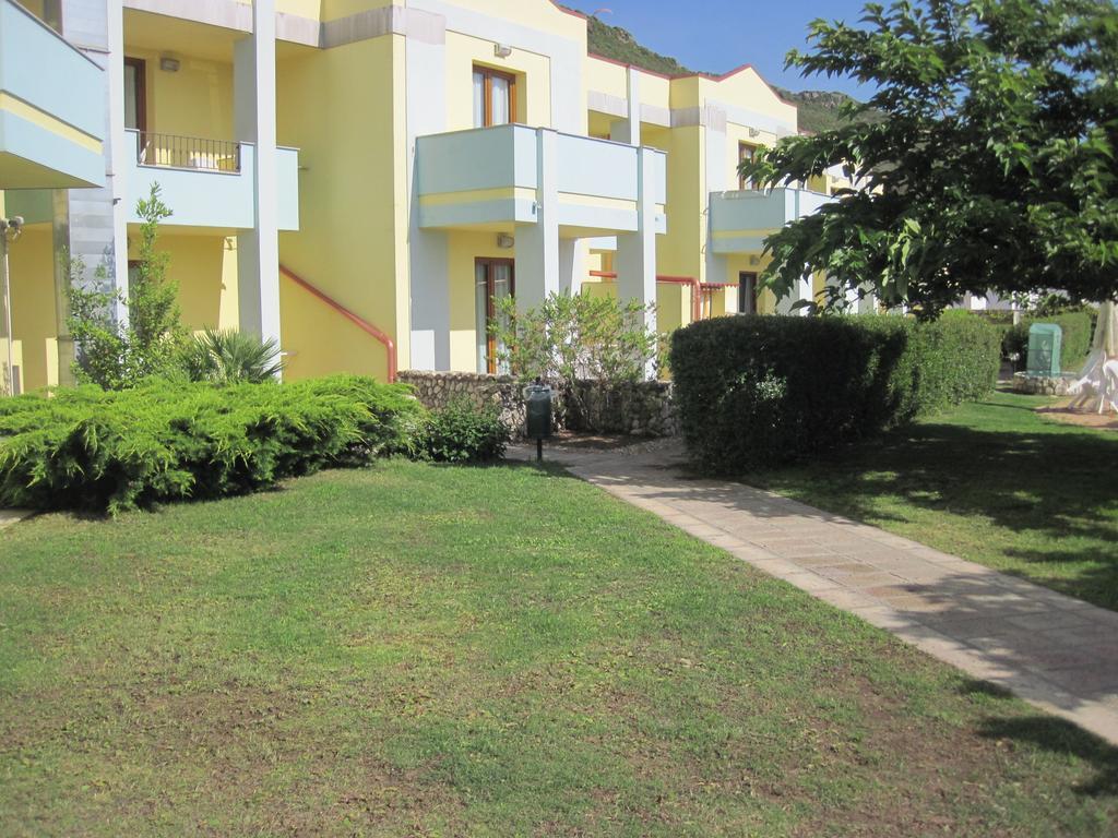 בוסה Resort Isola Rossa מראה חיצוני תמונה