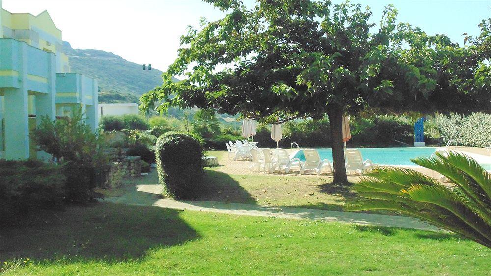 בוסה Resort Isola Rossa מראה חיצוני תמונה