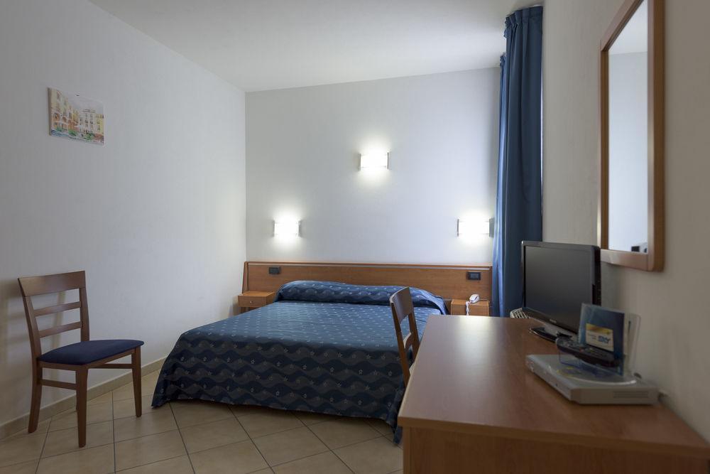 בוסה Resort Isola Rossa מראה חיצוני תמונה