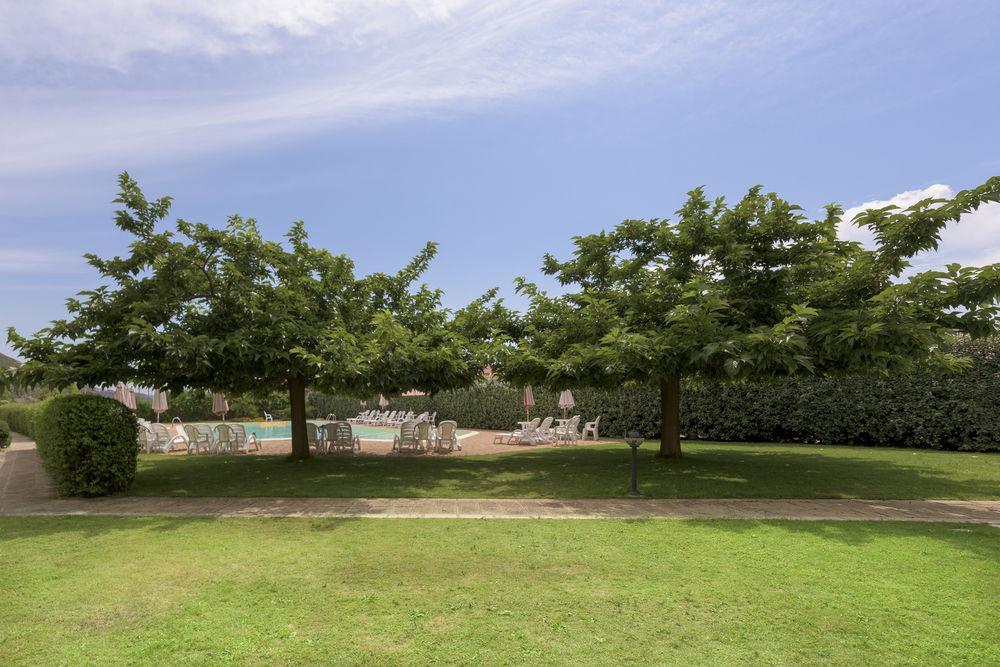 בוסה Resort Isola Rossa מראה חיצוני תמונה