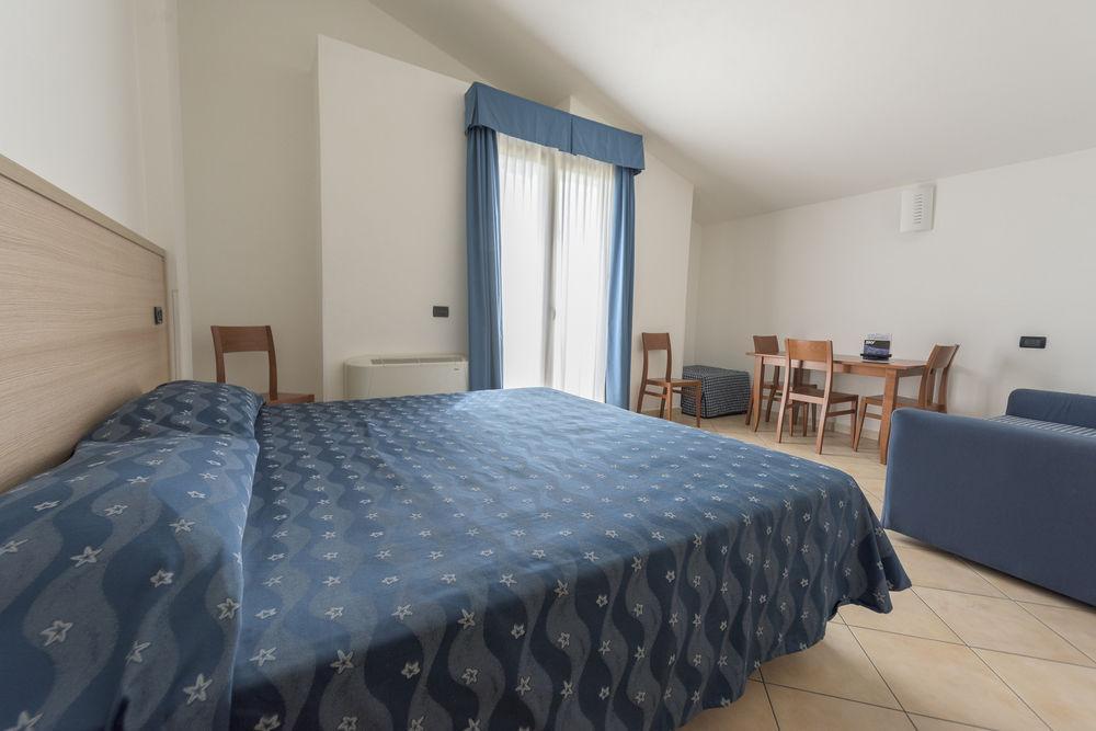 בוסה Resort Isola Rossa מראה חיצוני תמונה