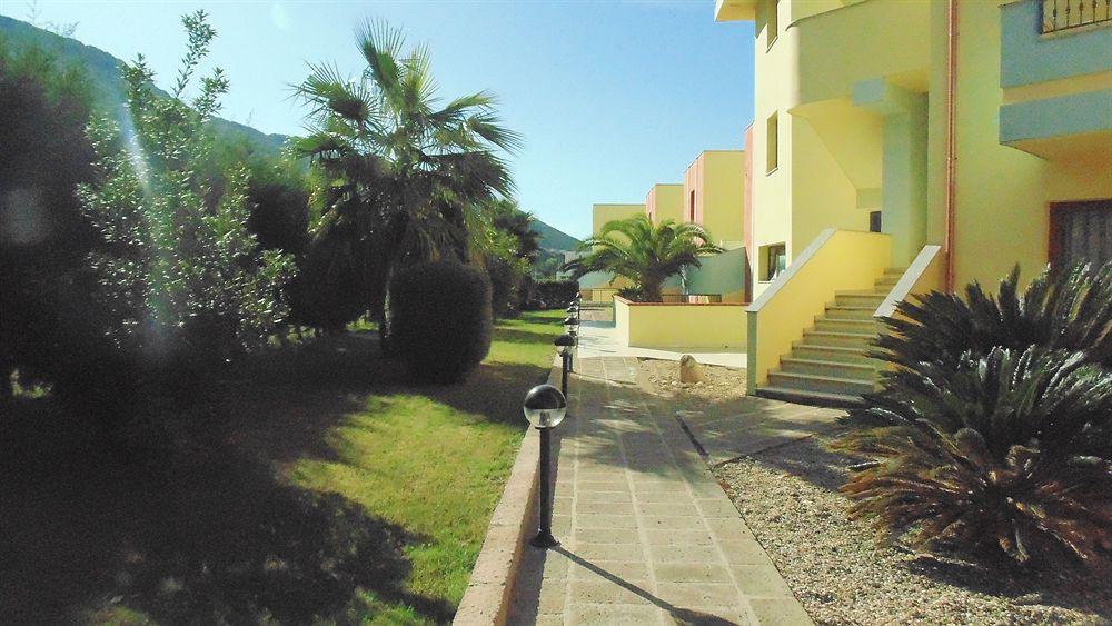 בוסה Resort Isola Rossa מראה חיצוני תמונה