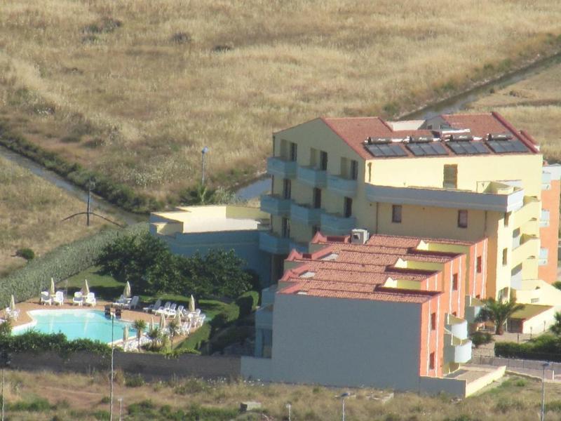 בוסה Resort Isola Rossa מראה חיצוני תמונה